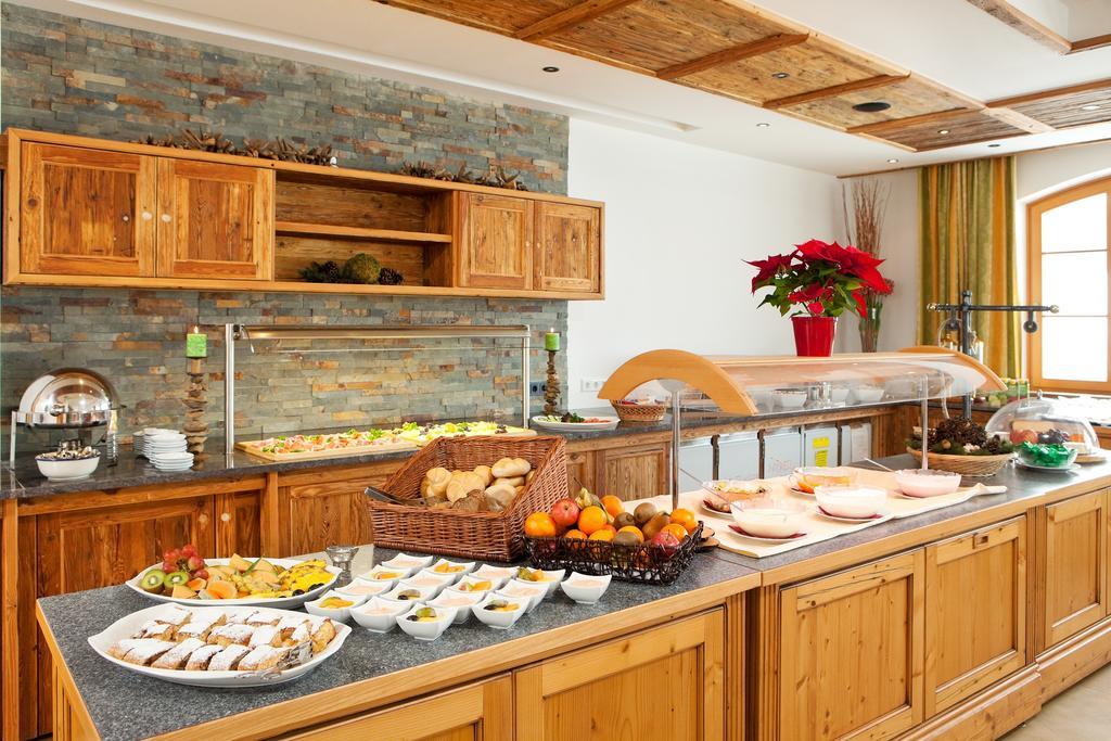 Hotel Schoerhof Saalfelden Екстериор снимка