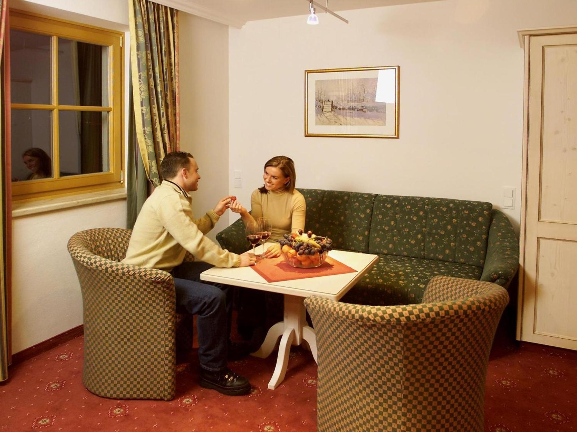 Hotel Schoerhof Saalfelden Стая снимка